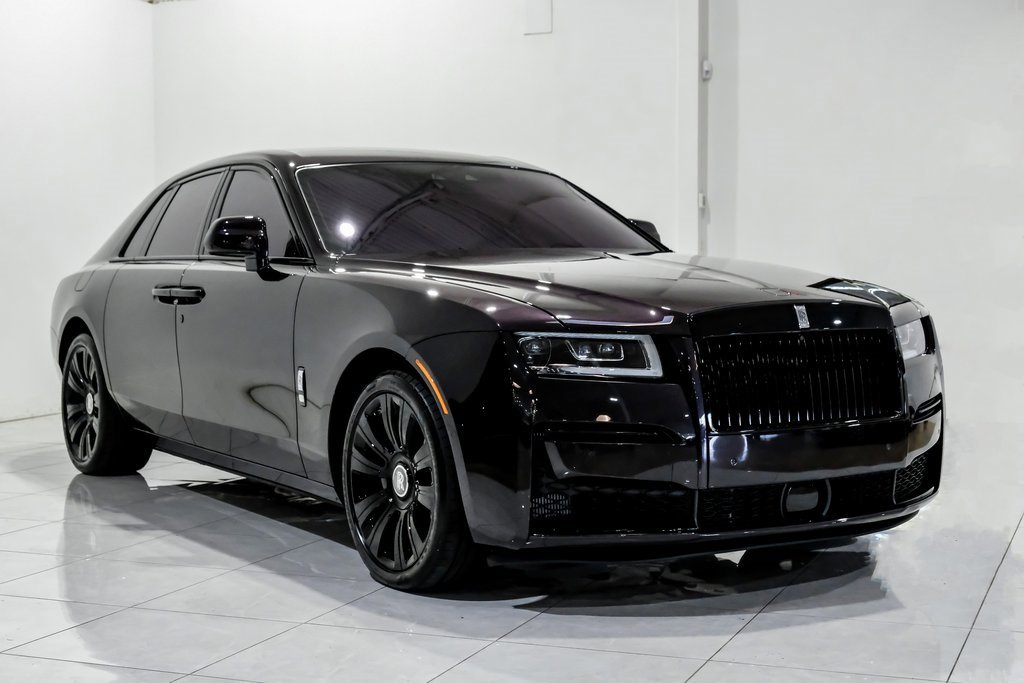 Used 2024 Rolls-Royce Ghost image 3