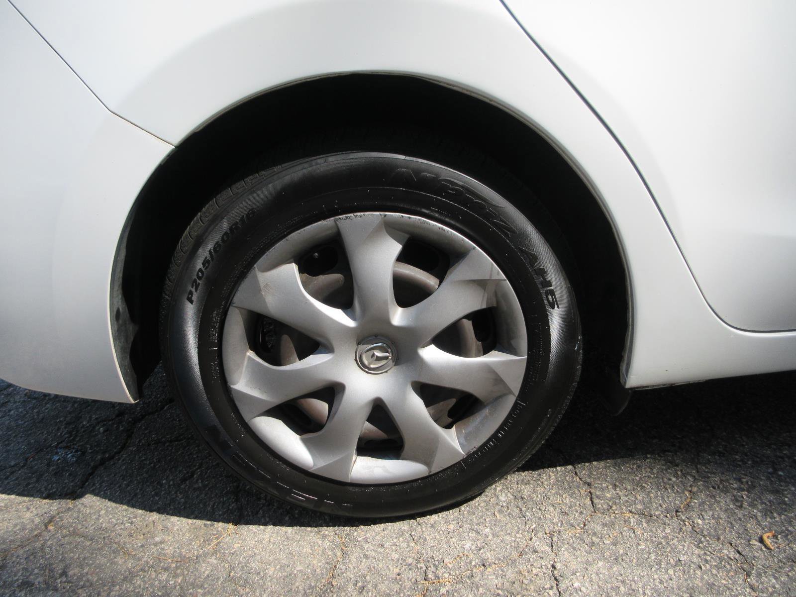 Used 2015 MAZDA MAZDA3 i Sport FWD image 19