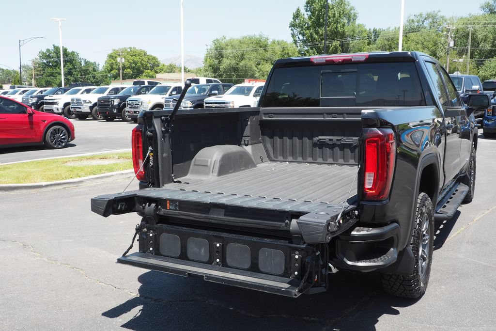 Used 2024 GMC Sierra 1500 AT4 w/ Technology Package AWD/4WD image 19