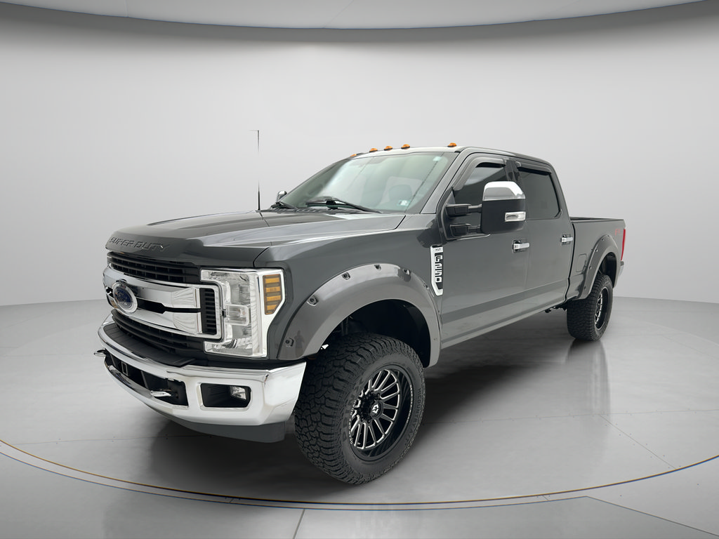 Used 2018 Ford F250 XLT w/ XLT Premium Package AWD/4WD image 3
