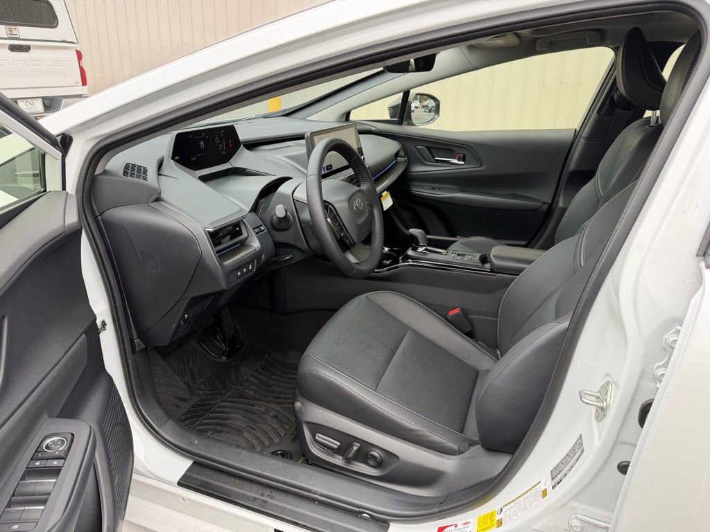 Used 2025 Toyota Prius AWD image 12