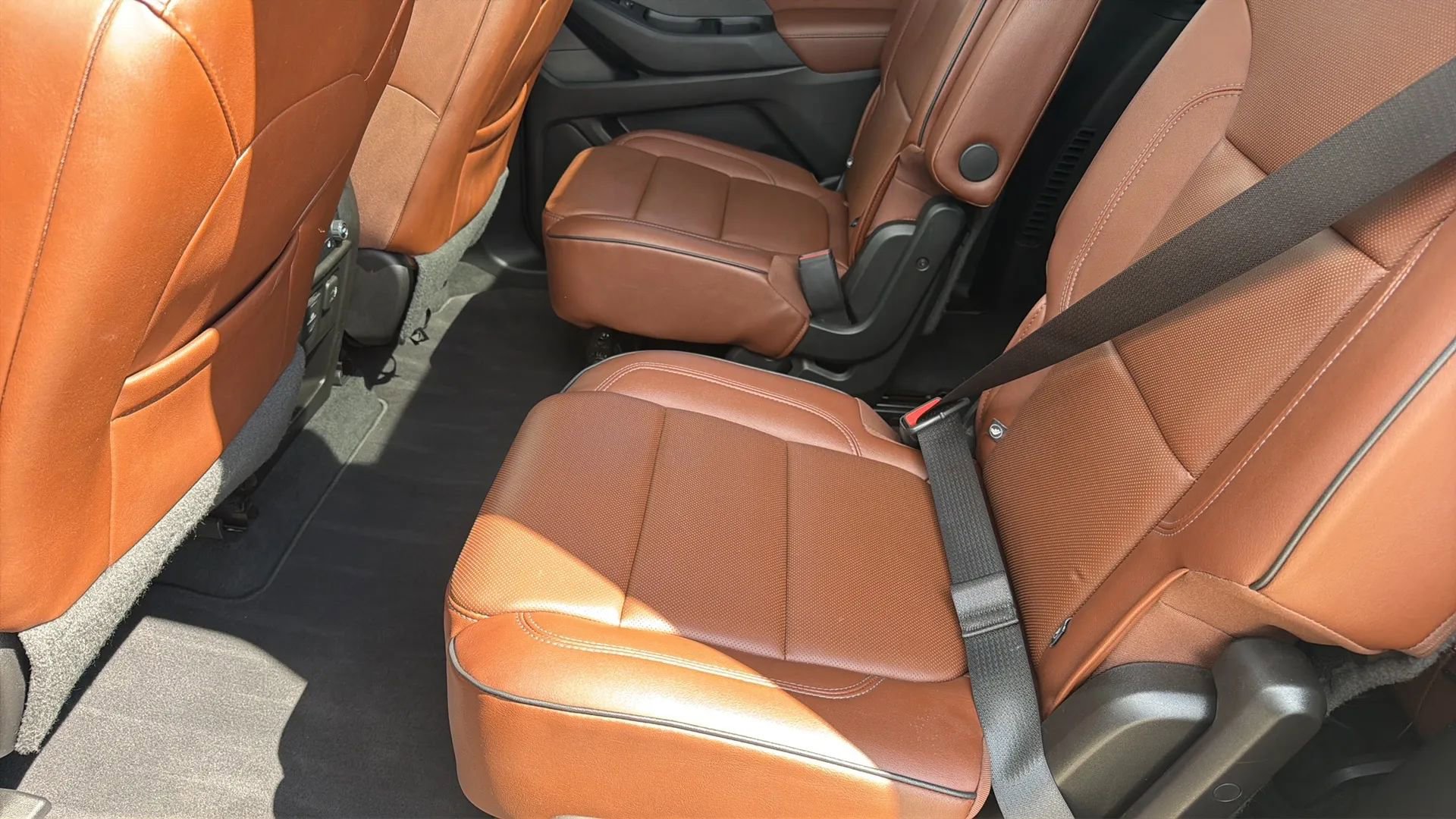 Used 2018 Chevrolet Traverse High Country AWD/4WD image 40