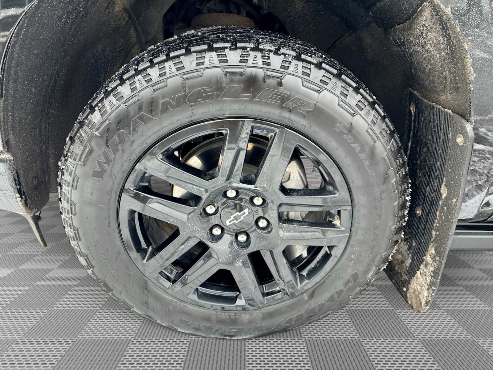 Certified 2024 Chevrolet Silverado 1500 High Country w/ Technology Package image 33