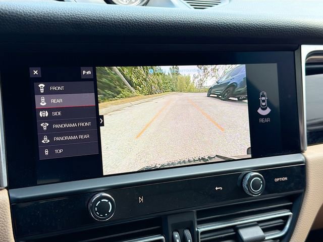 Used 2023 Porsche Macan Turbo image 32