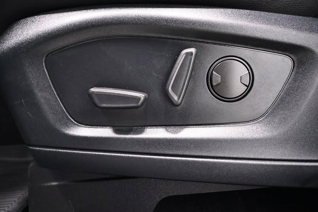 Certified 2020 Ford Explorer XLT w/ Equipment Group 202A image 14