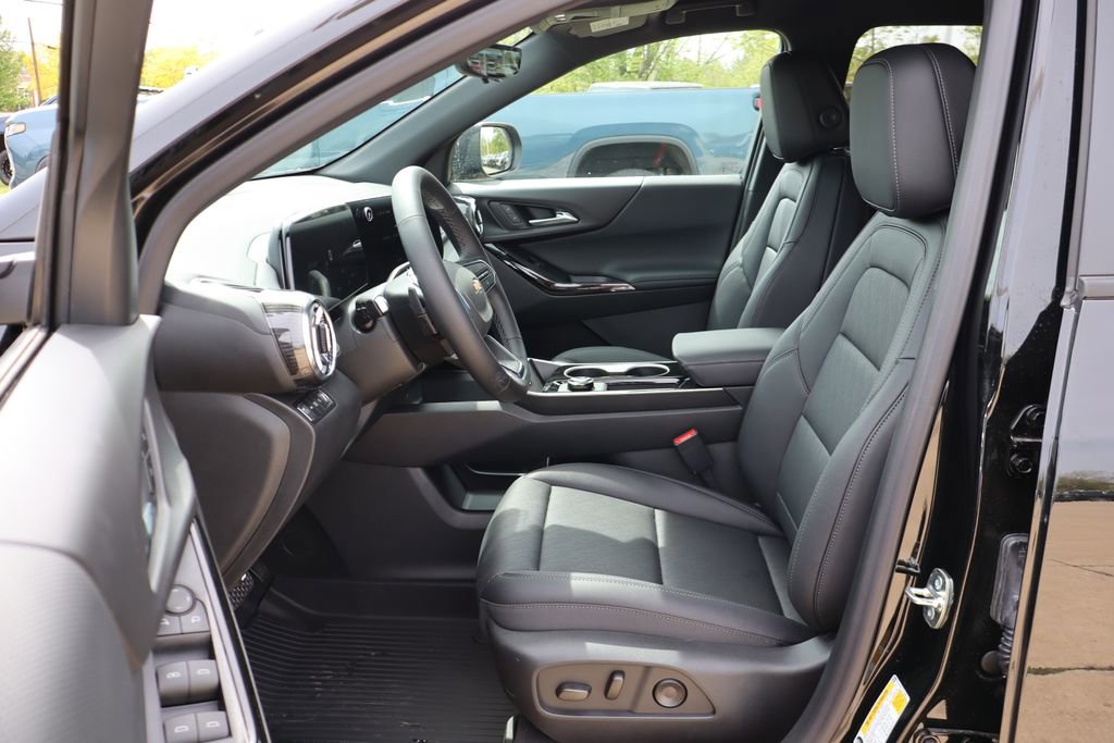 New 2026 Chevrolet Equinox LT w/ Convenience Package II AWD/4WD image 10
