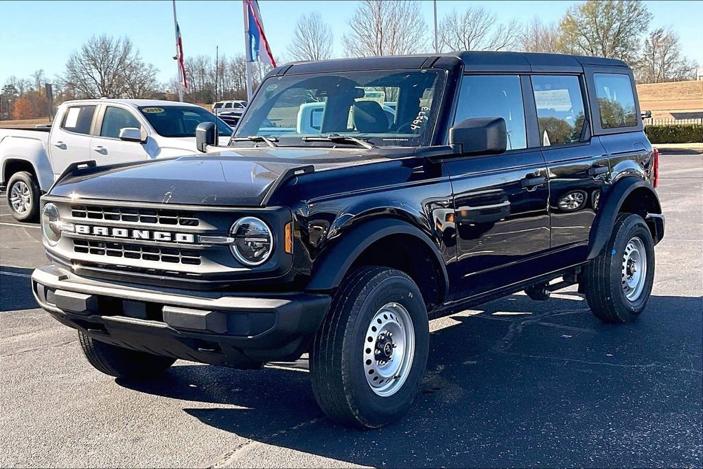 New 2025 Ford Bronco 4-Door image 2