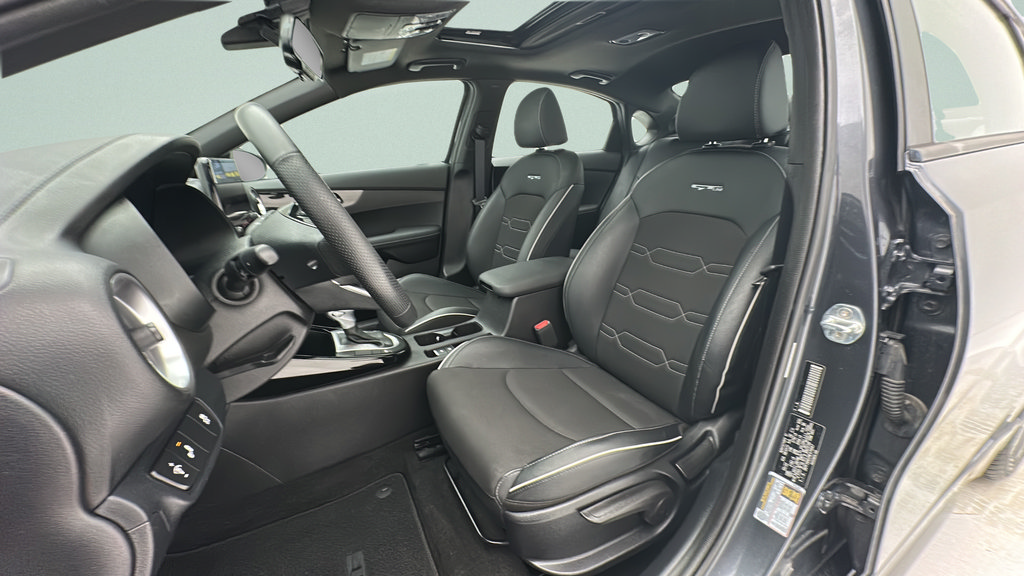 Used 2022 Kia Forte GT-Line w/ GT-Line Premium Package FWD image 13