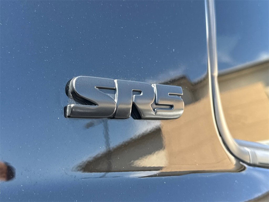 Used 2019 Toyota Tundra SR5 w/ SR5 Upgrade Package image 17
