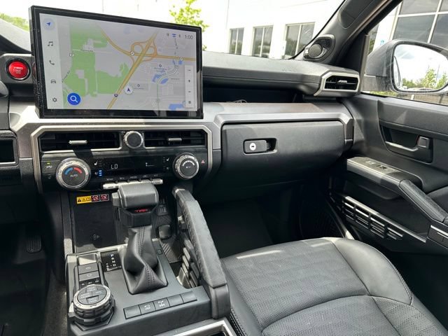 Used 2025 Toyota 4Runner TRD Off-Road Premium AWD/4WD image 16