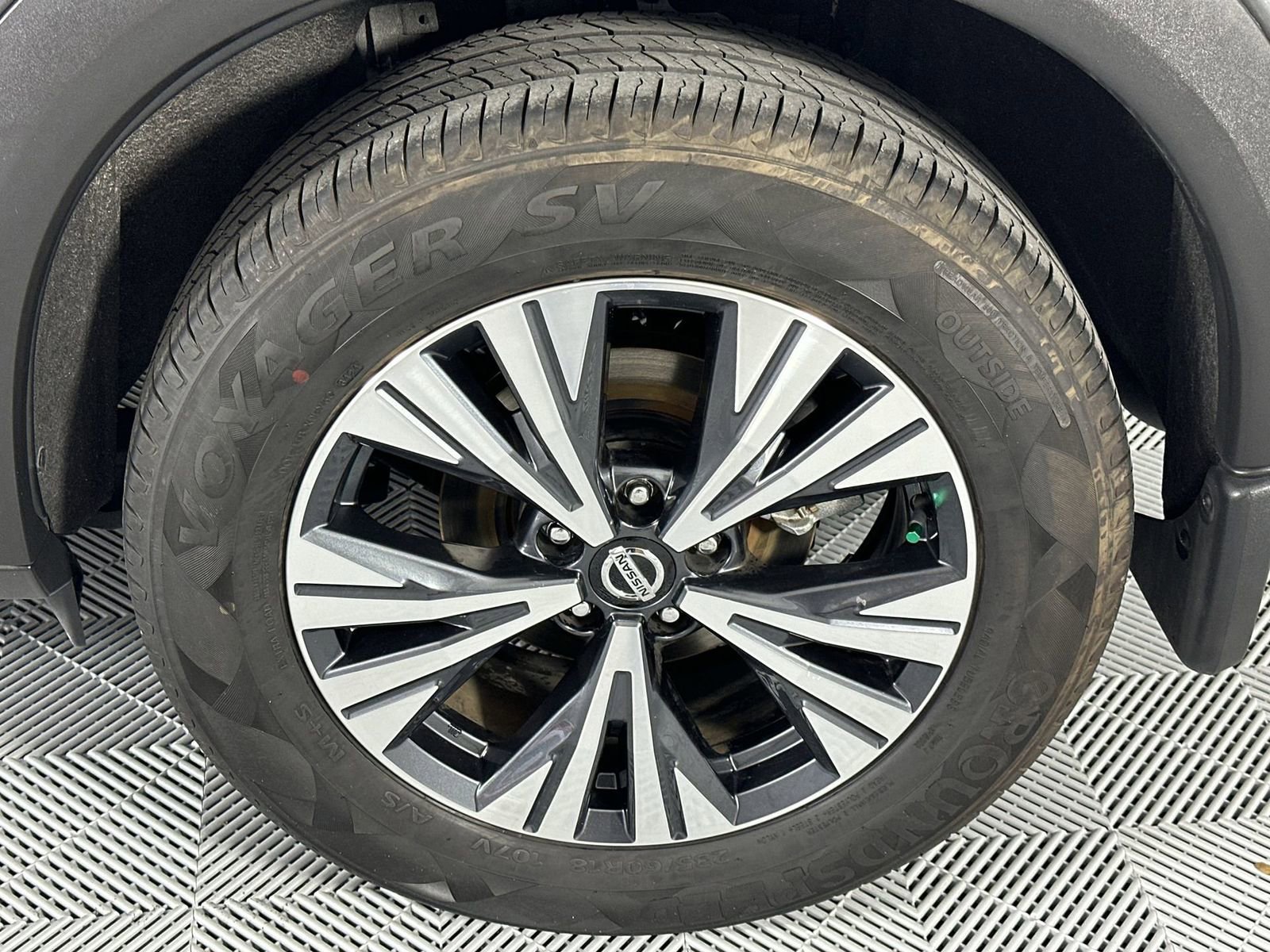 Used 2021 Nissan Rogue SV w/ Premium Package image 10