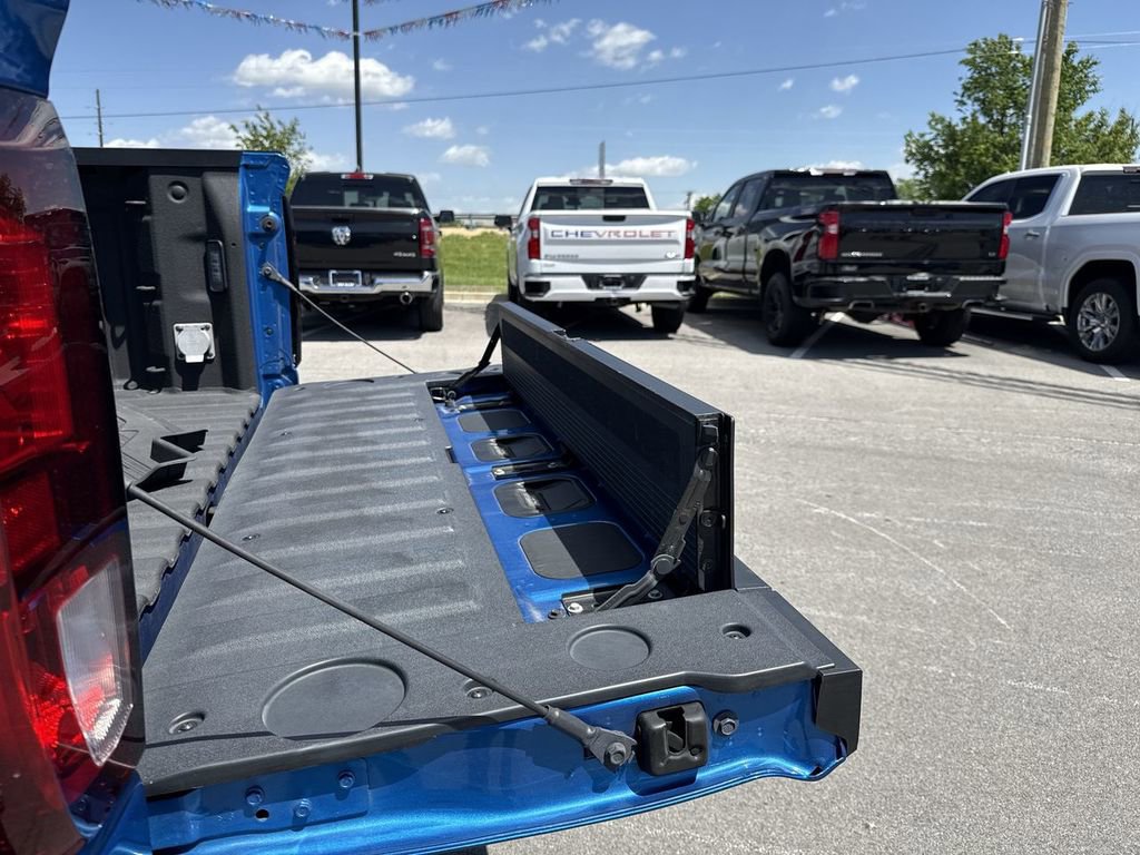 Used 2023 GMC Sierra 1500 Elevation w/ LPO, Elevation Black Package AWD/4WD image 32