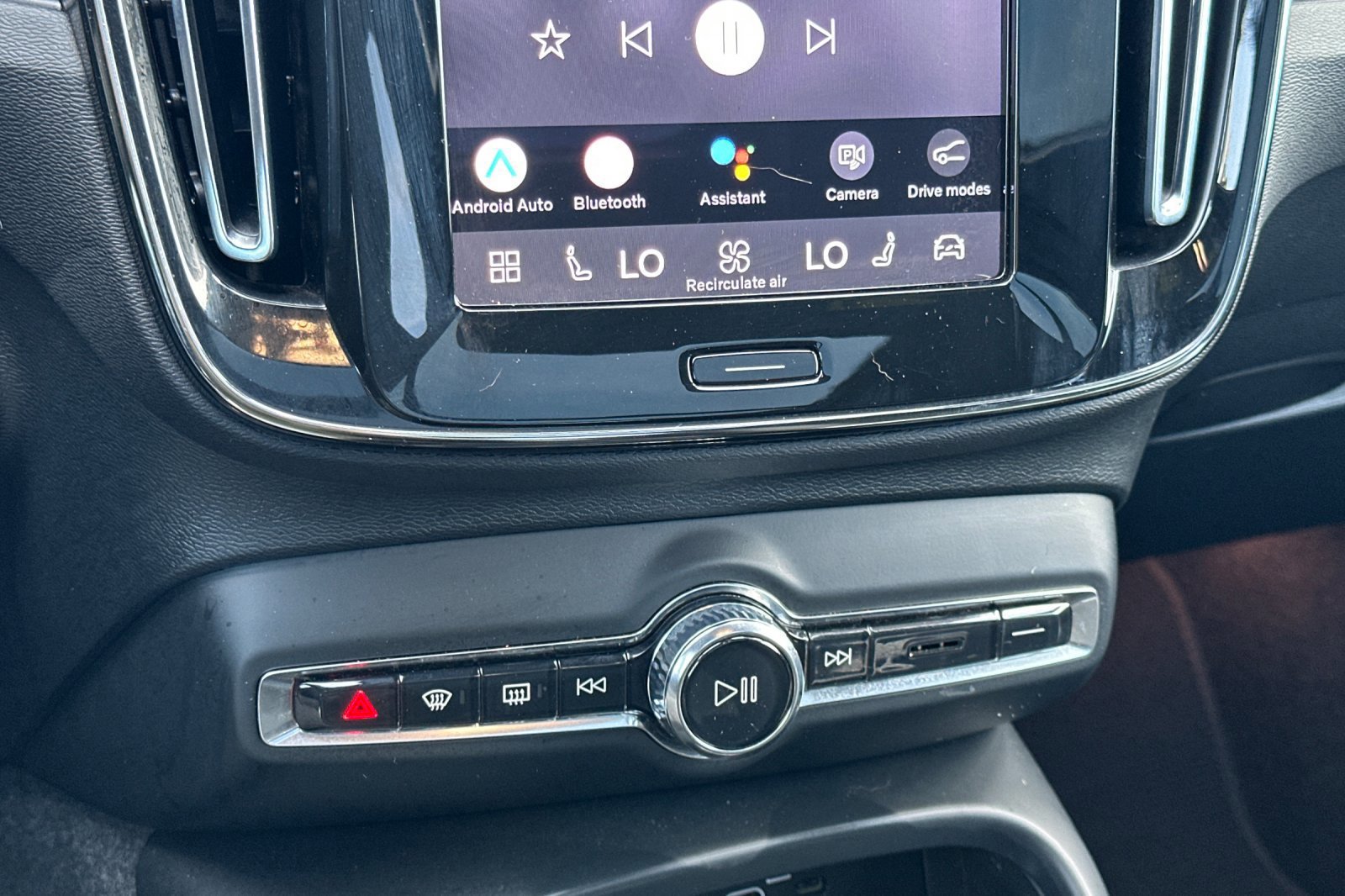 Used 2023 Volvo XC40 Recharge Plus image 20