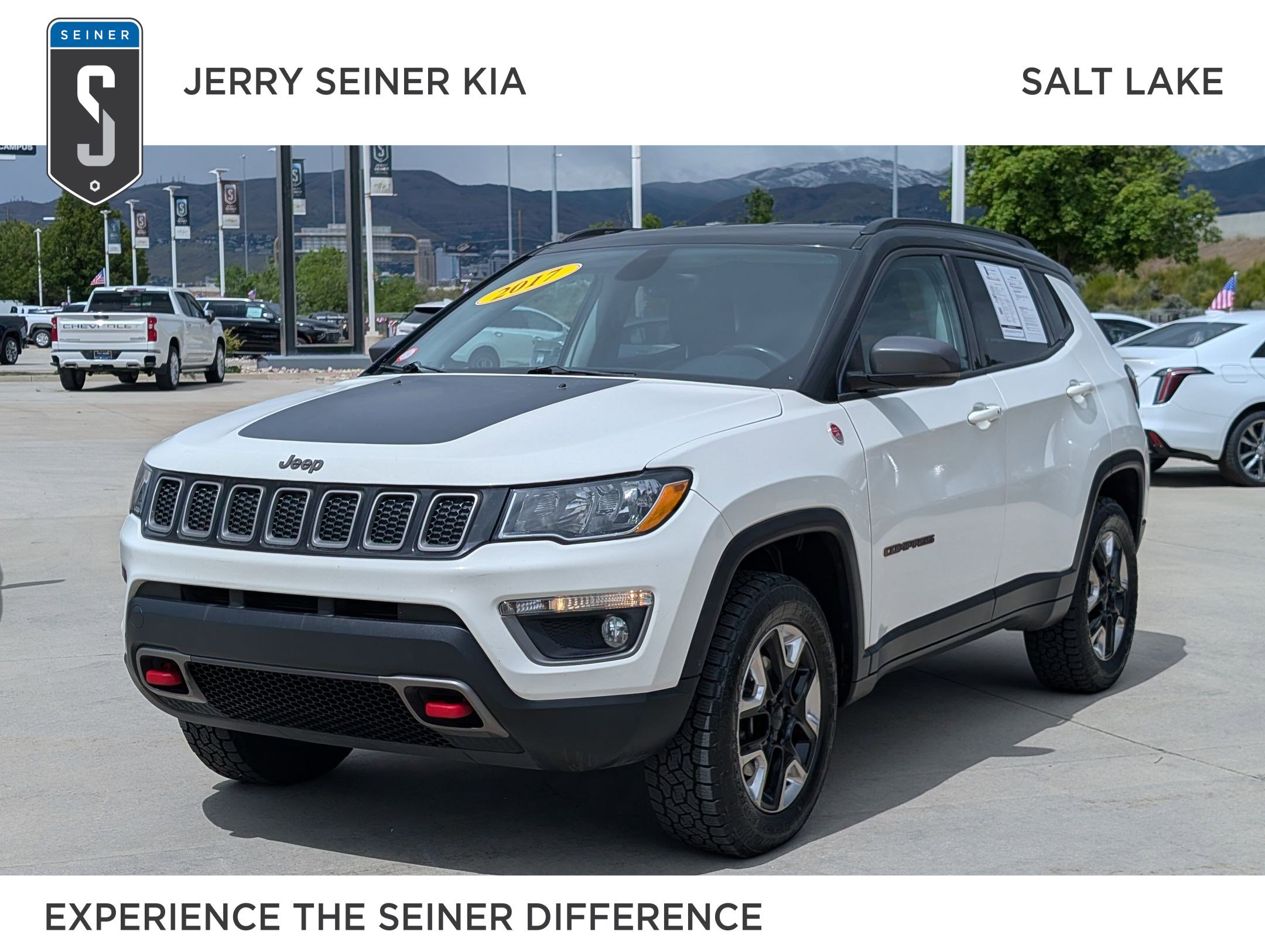 Used 2017 Jeep Compass Trailhawk w/ Cold Weather Group AWD/4WD image 1