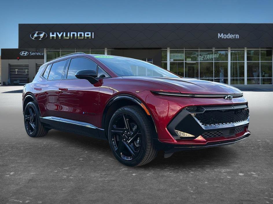 Used 2025 Chevrolet Equinox EV RS image 3