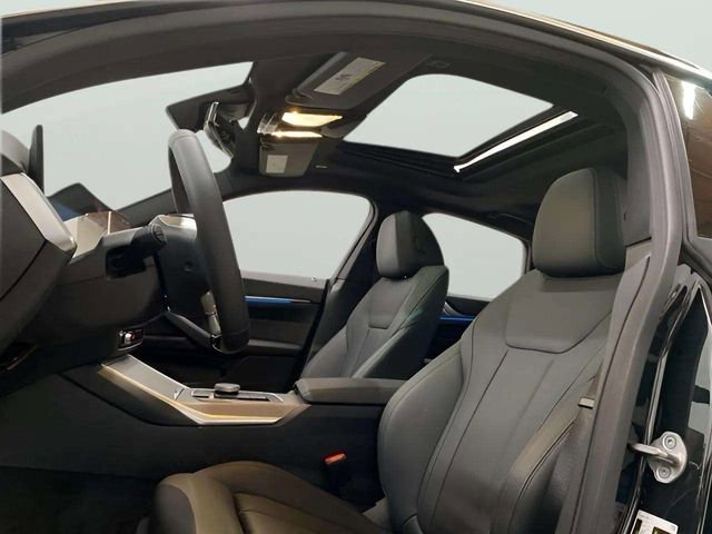 Used 2025 BMW i4 xDrive40i w/ Parking Assistance Package image 35