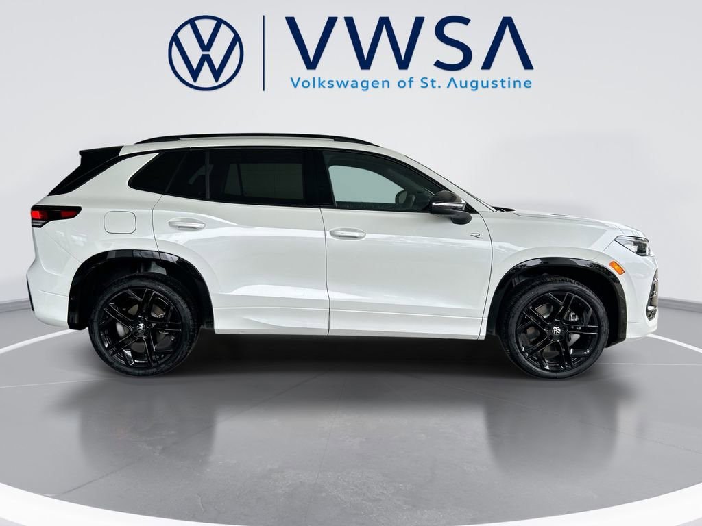 New 2026 Volkswagen Tiguan SE R-Line AWD/4WD image 9