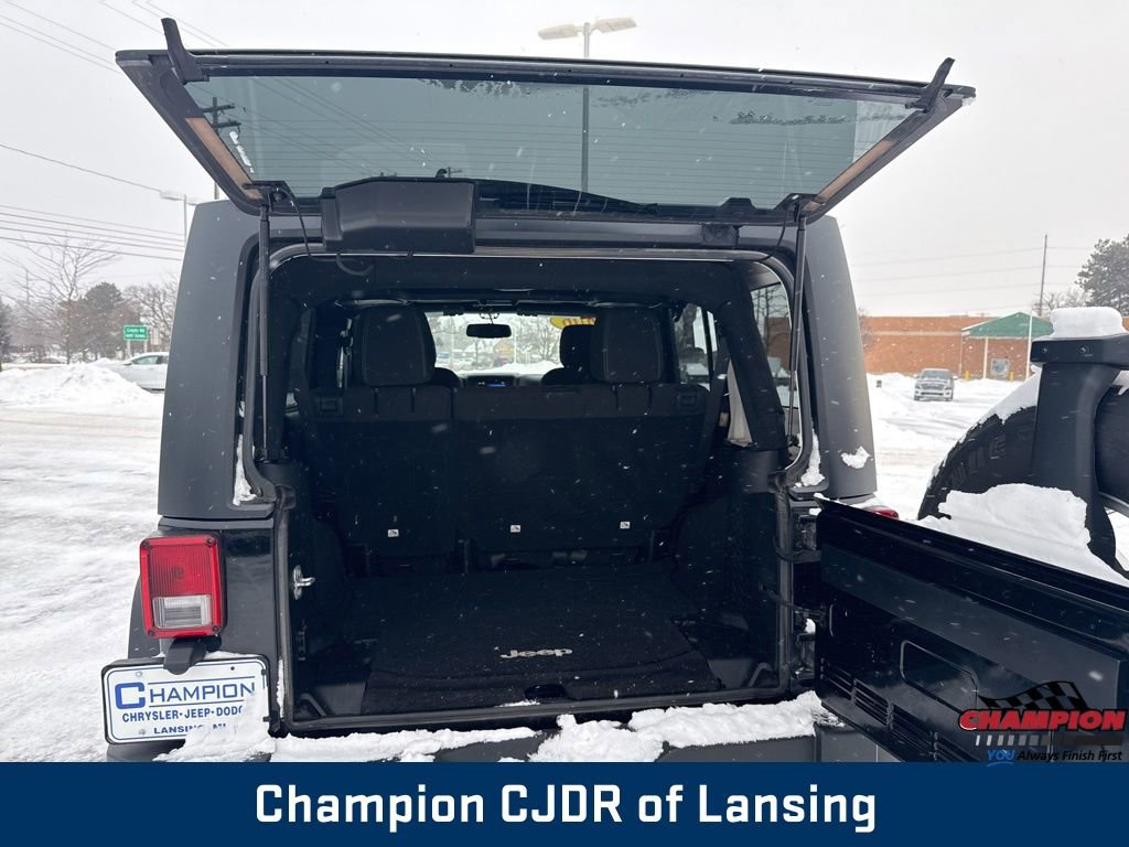 Used 2016 Jeep Wrangler Unlimited Rubicon w/ Connectivity Group image 40