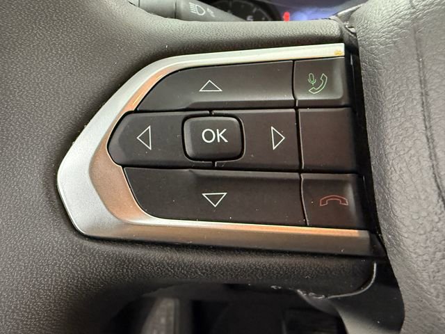 Used 2024 Jeep Compass Latitude image 10