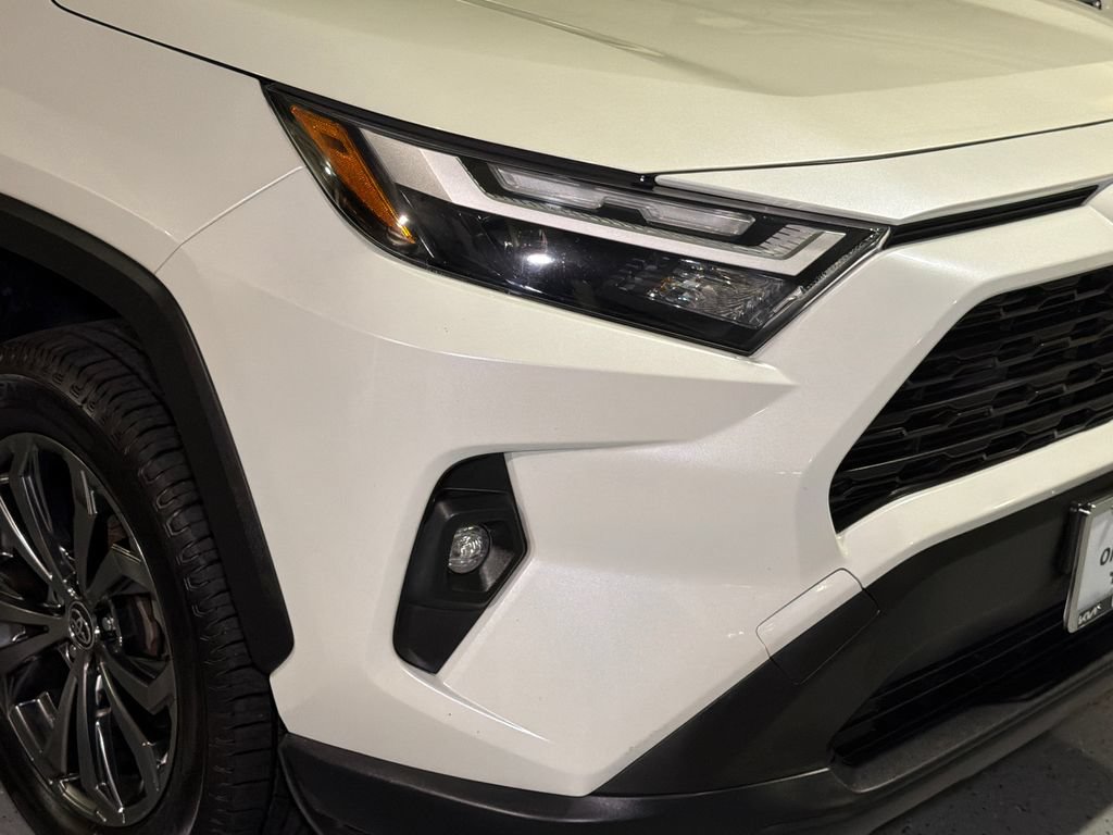 Used 2022 Toyota RAV4 XLE Premium AWD/4WD image 10