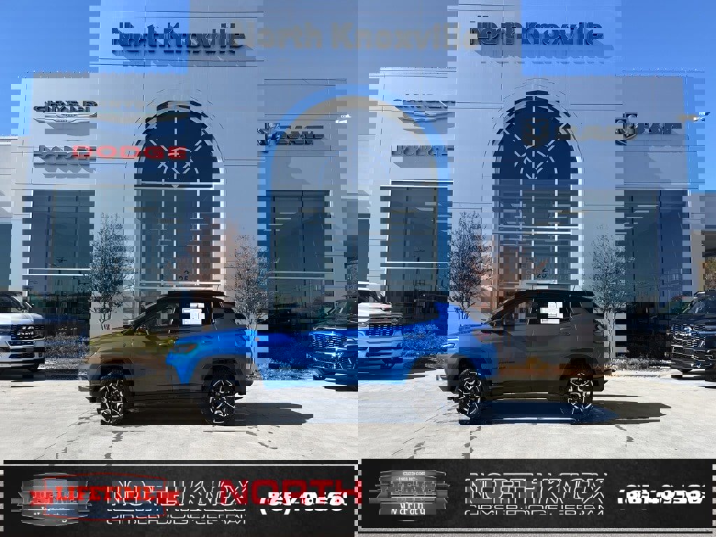 Used 2025 Jeep Compass Trailhawk w/ Trailhawk Elite Group image 2