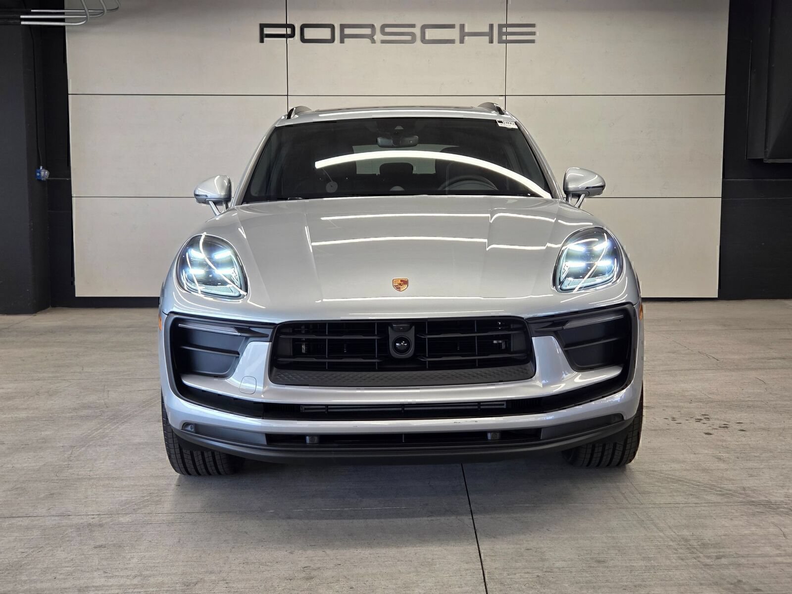 Certified 2026 Porsche Macan AWD/4WD image 26