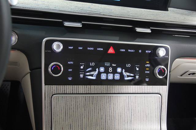 Certified 2025 Genesis GV80 3.5T Prestige AWD/4WD image 13