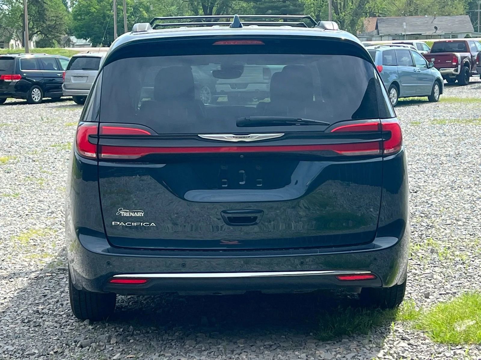Used 2022 Chrysler Pacifica Touring-L FWD image 4