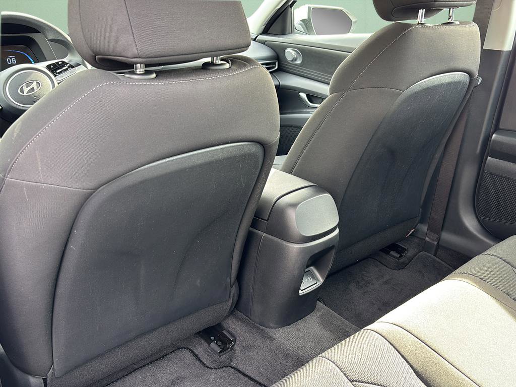 Certified 2025 Hyundai Elantra SE image 21