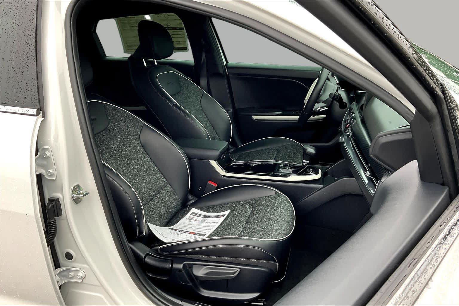 Used 2025 Kia K4 GT-Line FWD image 9