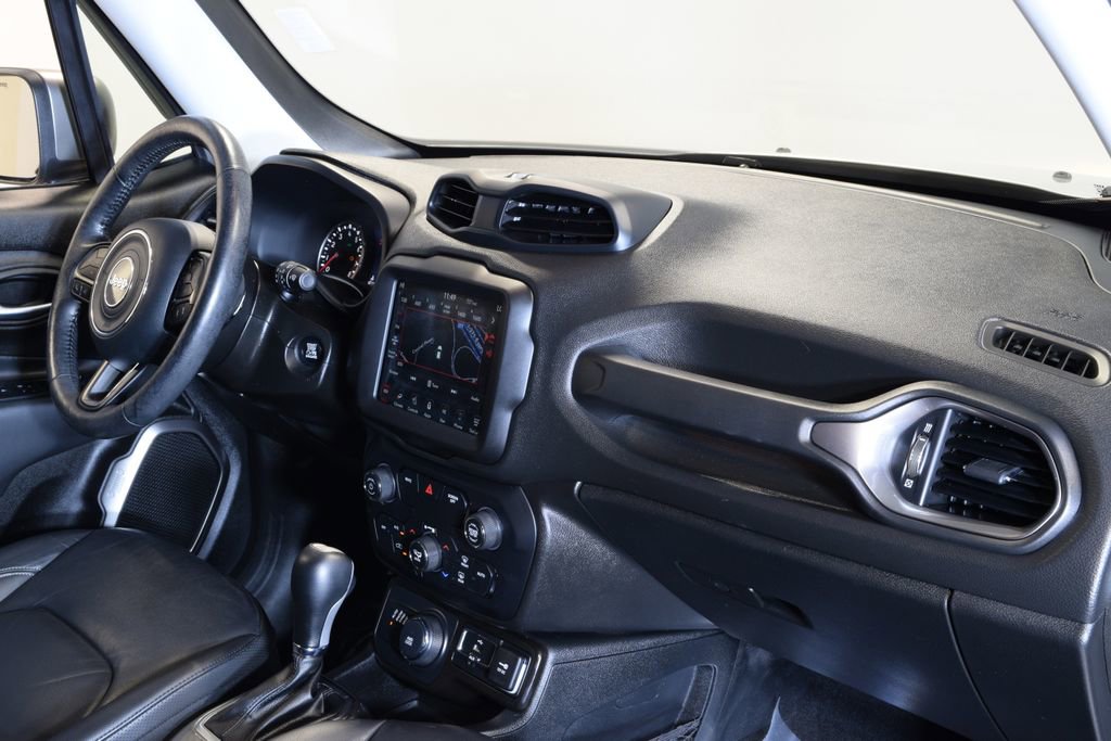 Used 2019 Jeep Renegade Limited w/ UConnect 8.4 Nav Group AWD/4WD image 32