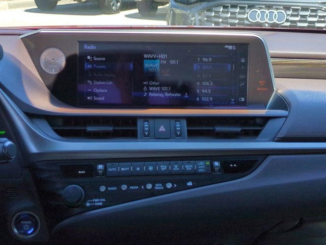 Used 2019 Lexus ES 300h Ultra Luxury w/ Accessory Package 2 image 16