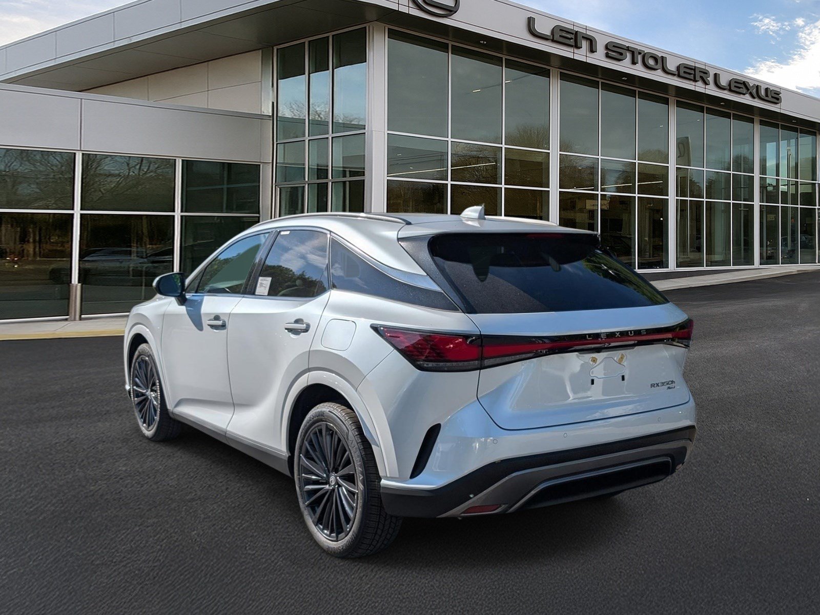 New 2026 Lexus RX 350h AWD/4WD image 3