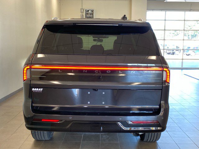 New 2027 Lincoln Navigator Reserve AWD/4WD image 6