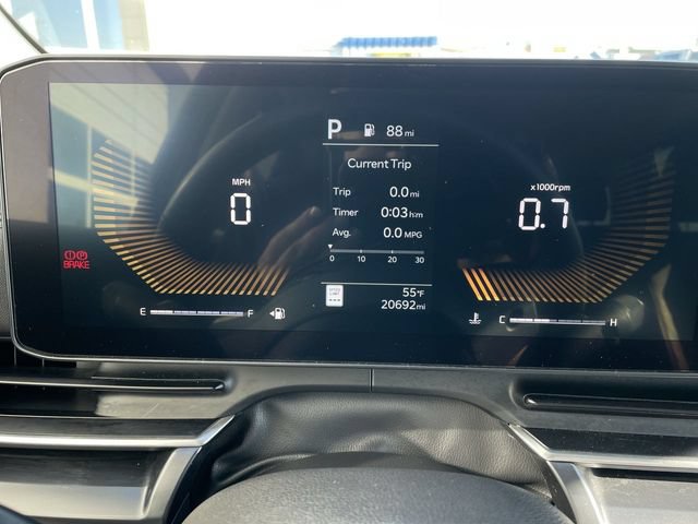 Used 2026 Kia Carnival FWD image 15