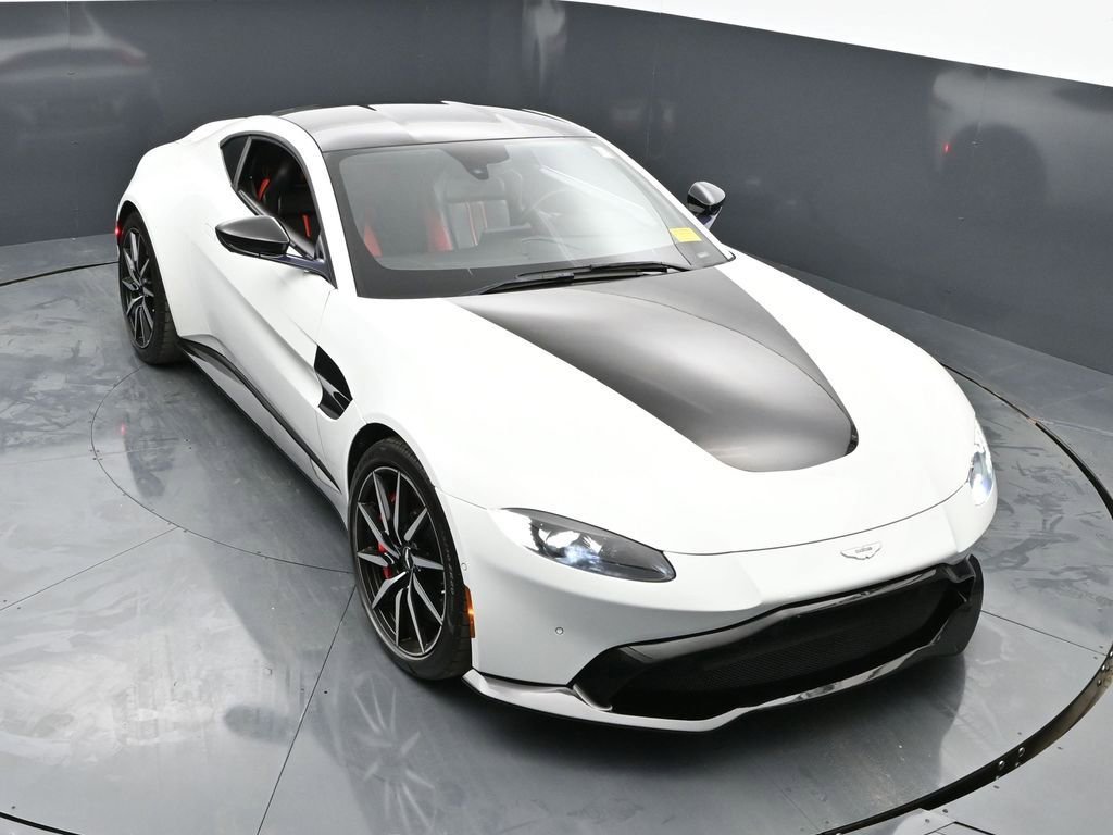 Used 2019 Aston Martin V8 Vantage Coupe image 34