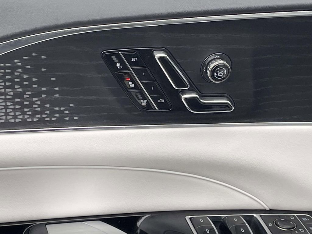 Certified 2023 Cadillac Lyriq Luxury image 16