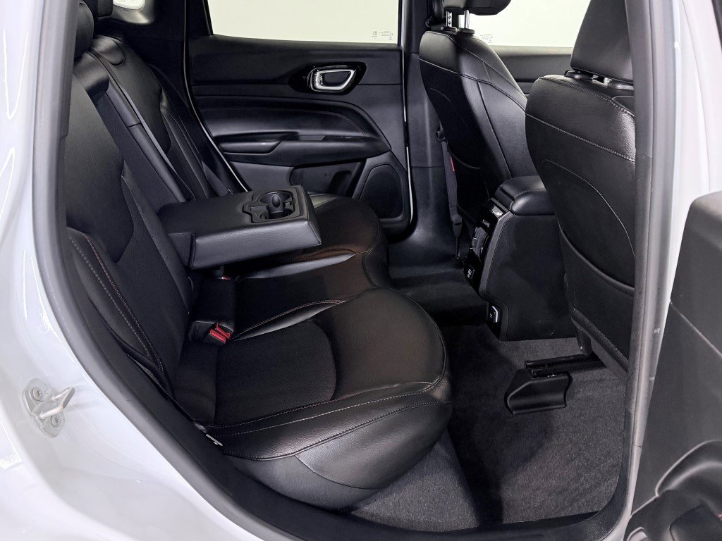 Used 2024 Jeep Compass Trailhawk image 15