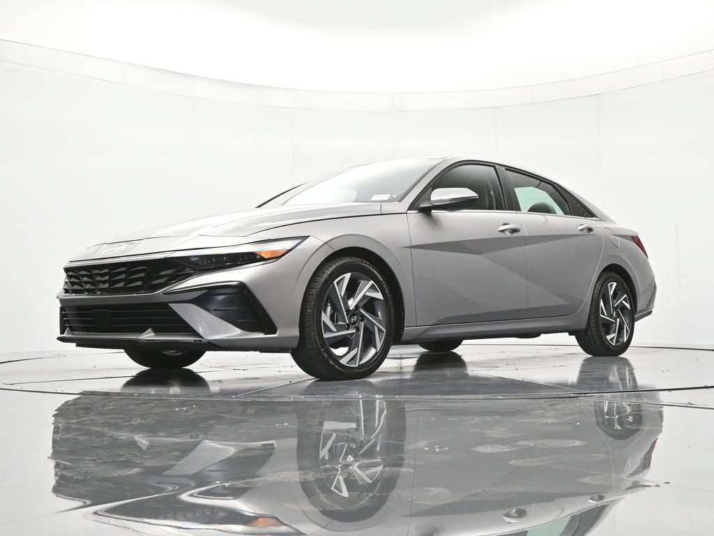 Used 2025 Hyundai Elantra Limited FWD image 39