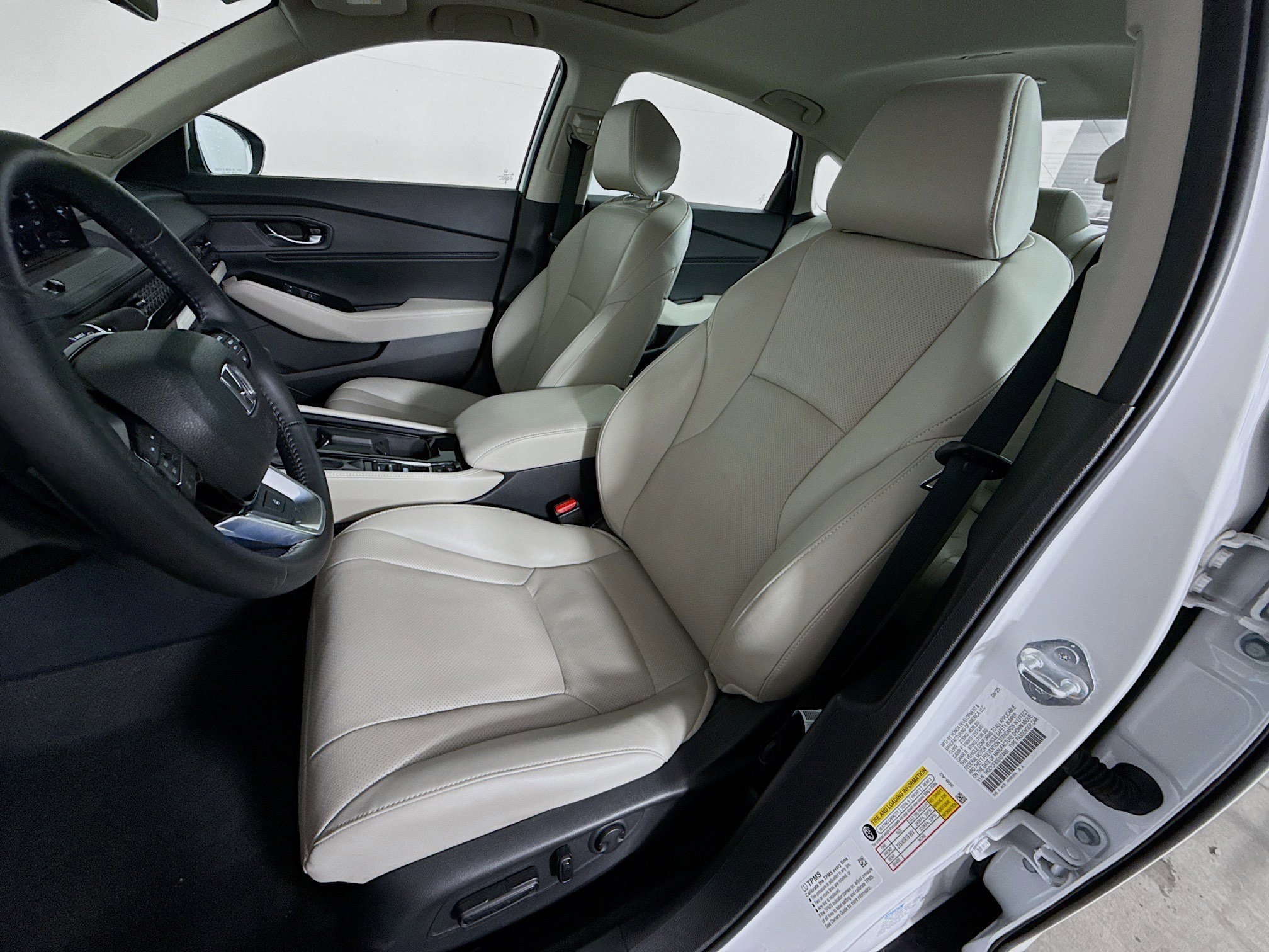 Certified 2025 Honda Accord Touring image 25