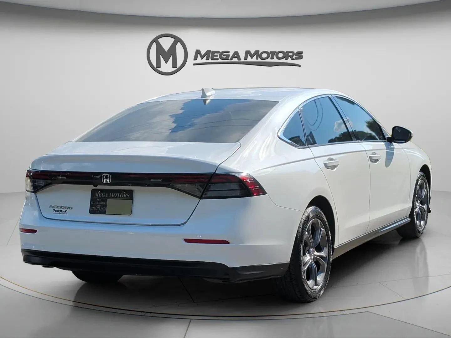 Used 2023 Honda Accord EX image 7