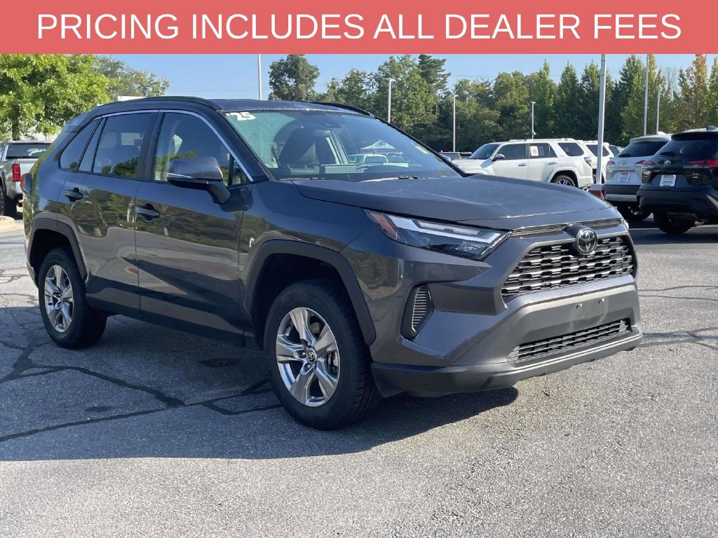 Used 2025 Toyota RAV4 XLE AWD/4WD image 7
