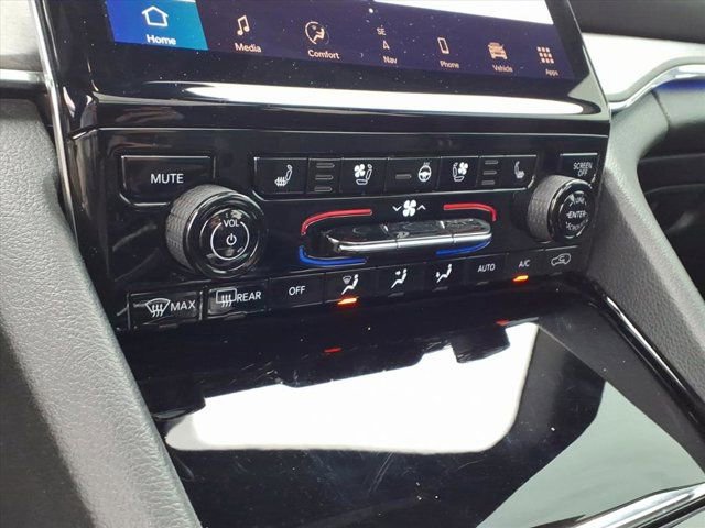 Used 2024 Jeep Grand Cherokee Overland w/ Trailer Tow Package image 14