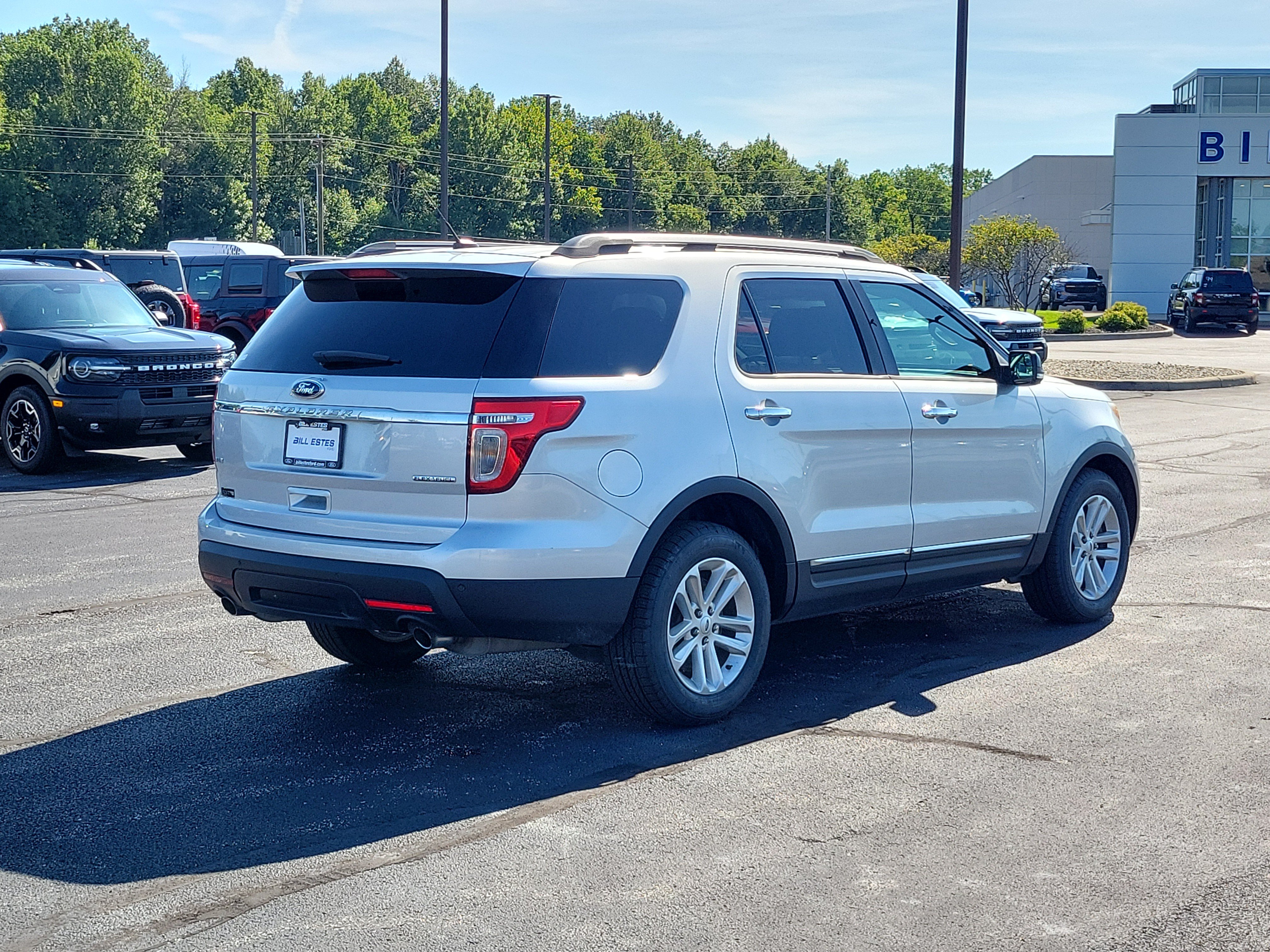 Used 2014 Ford Explorer XLT w/ Equipment Group 201A FWD image 4