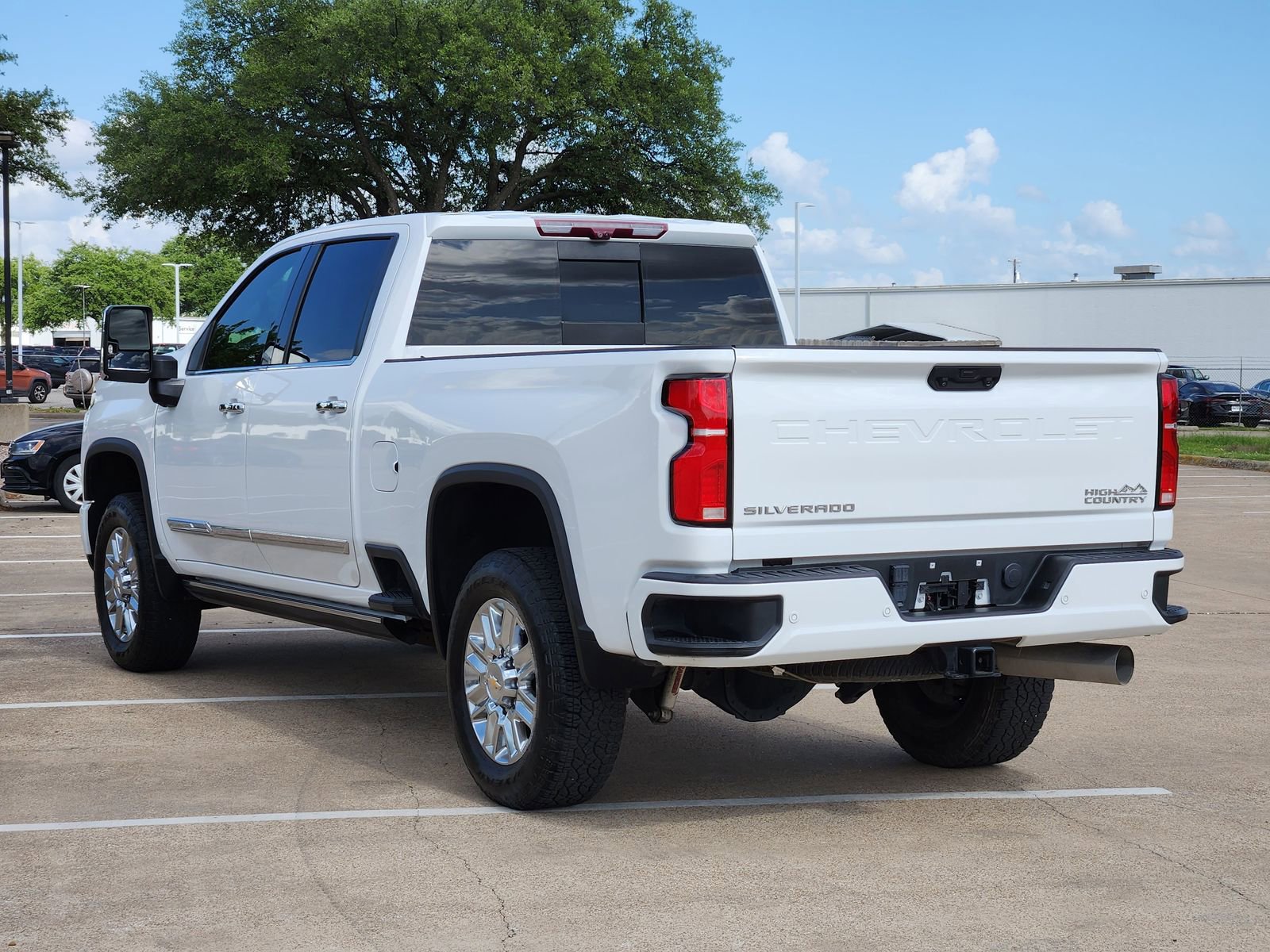 Used 2024 Chevrolet Silverado 3500 High Country w/ Technology Package AWD/4WD image 4