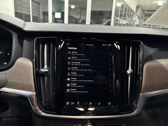 Used 2022 Volvo S90 B6 Inscription w/ Advanced Package image 21