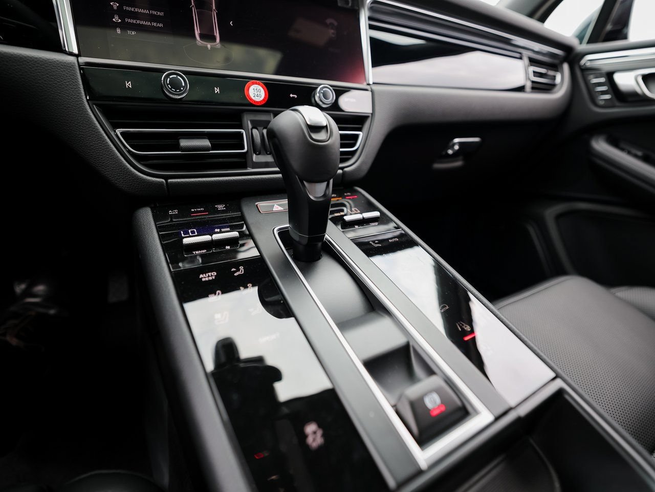 Certified 2026 Porsche Macan AWD/4WD image 20