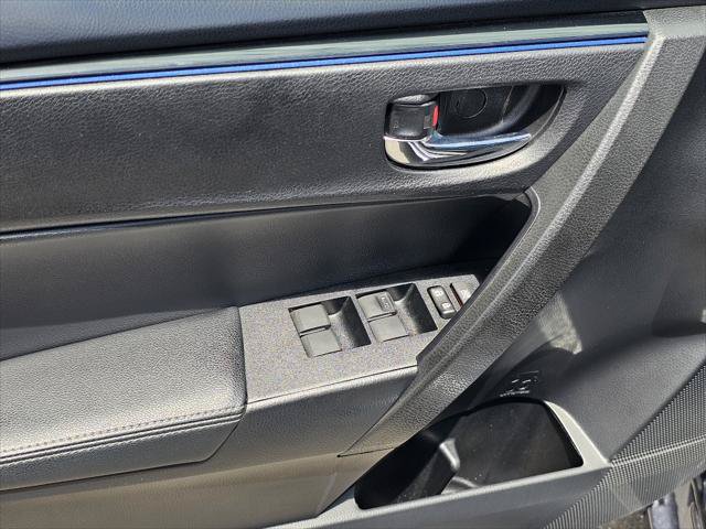 Used 2018 Toyota Corolla SE w/ Protection Package FWD image 10