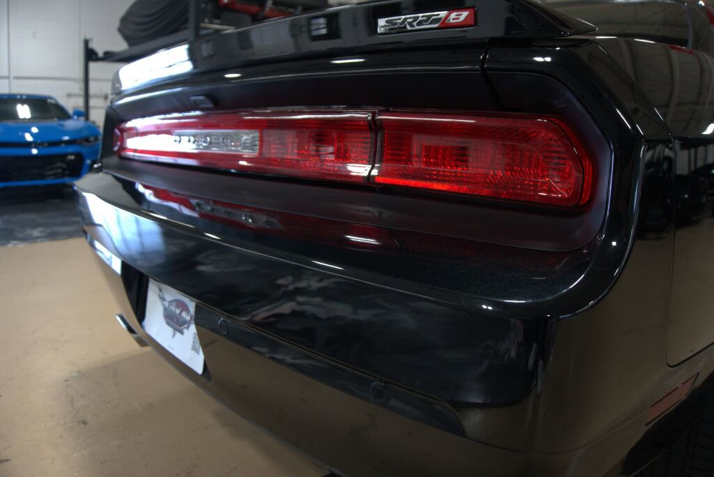 Used 2014 Dodge Challenger SRT8 w/ Harman/Kardon Audio Group image 22