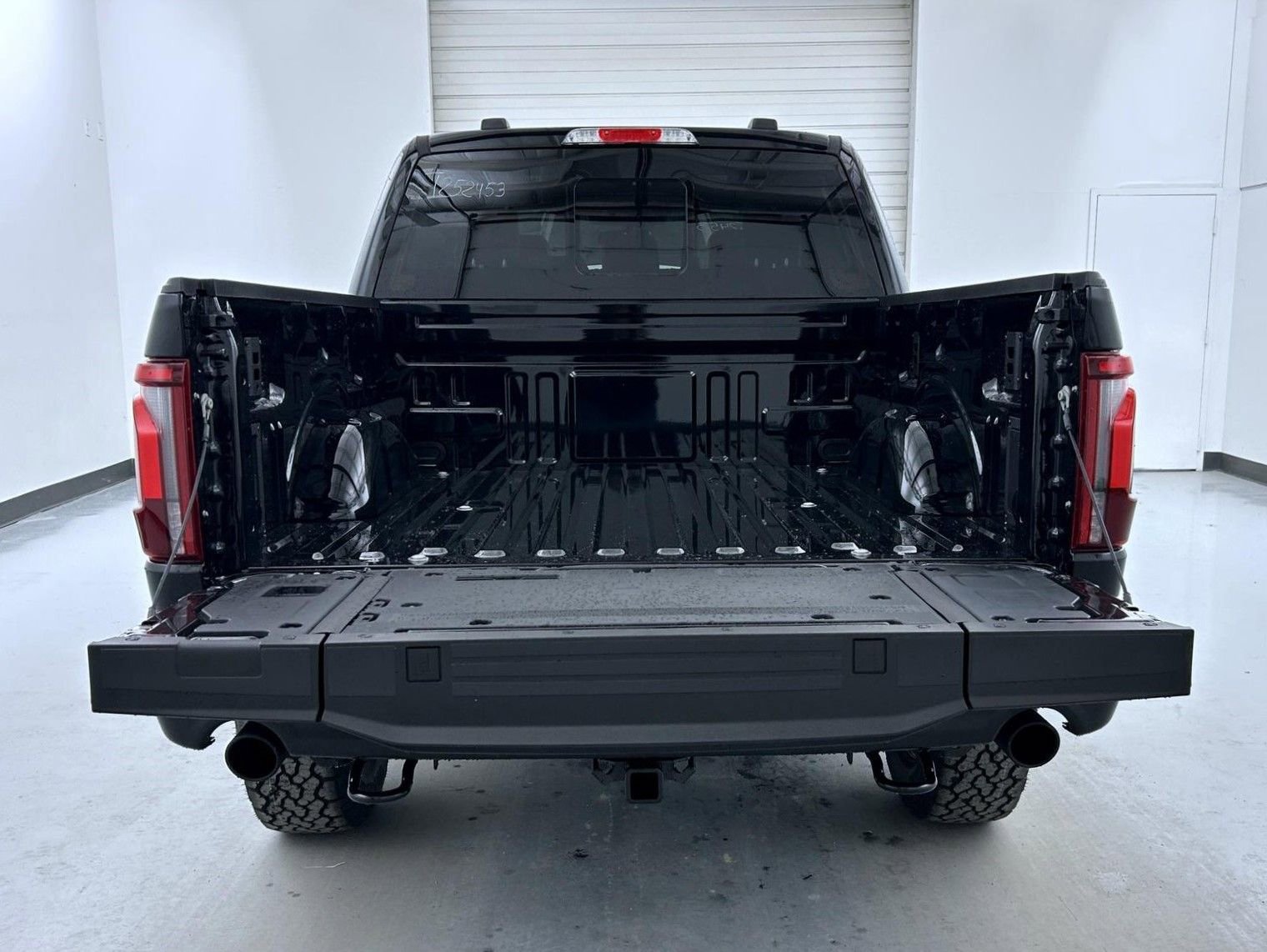 New 2025 Ford F150 Tremor w/ Equipment Group 402A High image 21